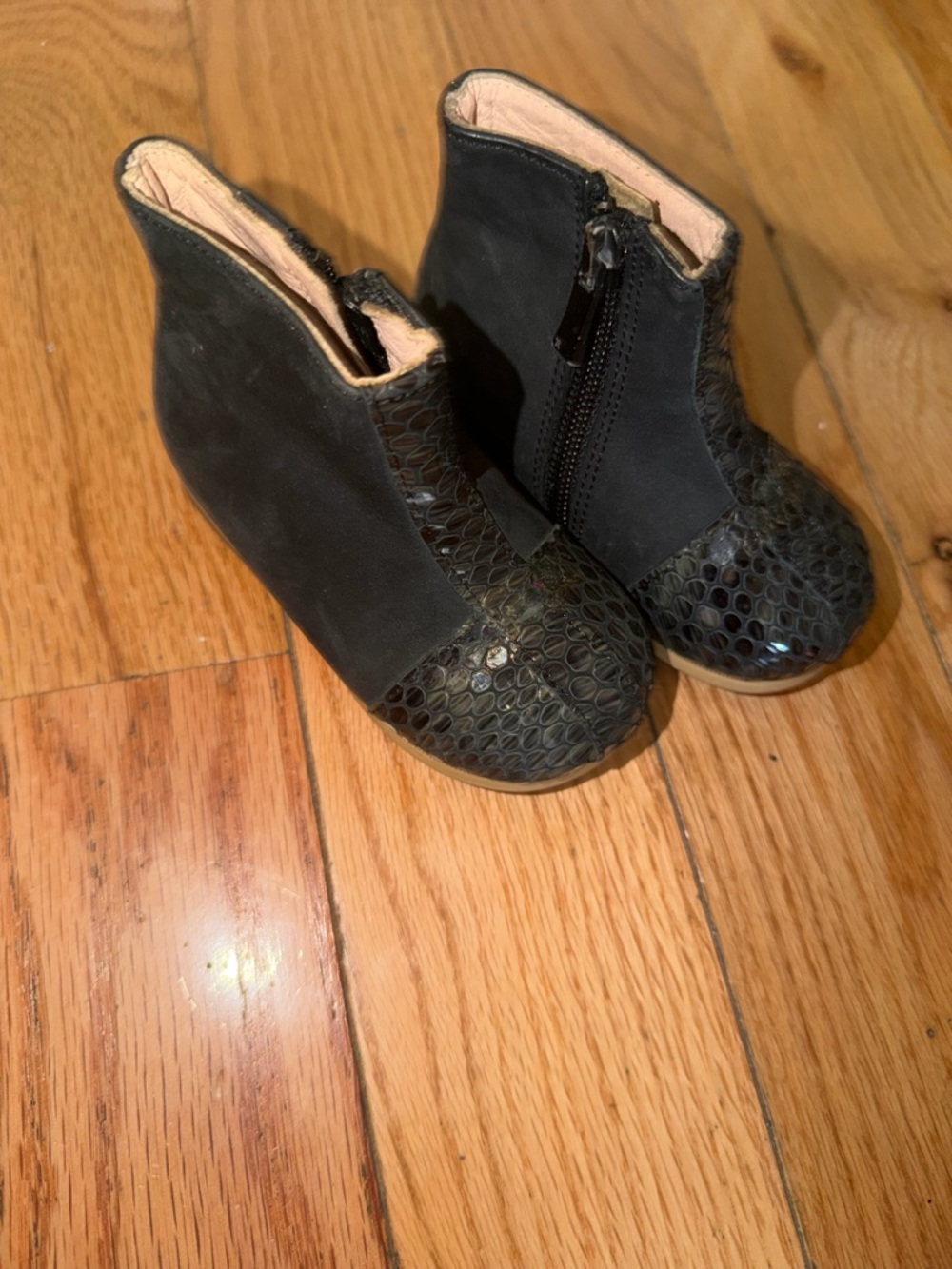 Itty Bitty Toes Black Girls Ankle Booties with Textured Toe